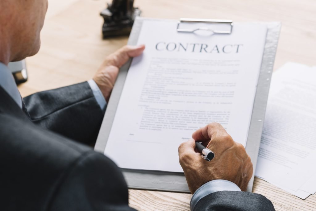 corporate legal drafting uae